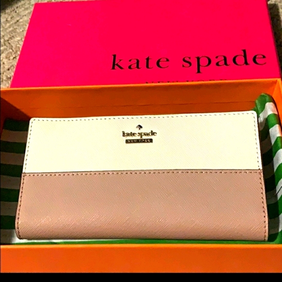 Brand new Kate Spade wallet - Picture 1 of 4